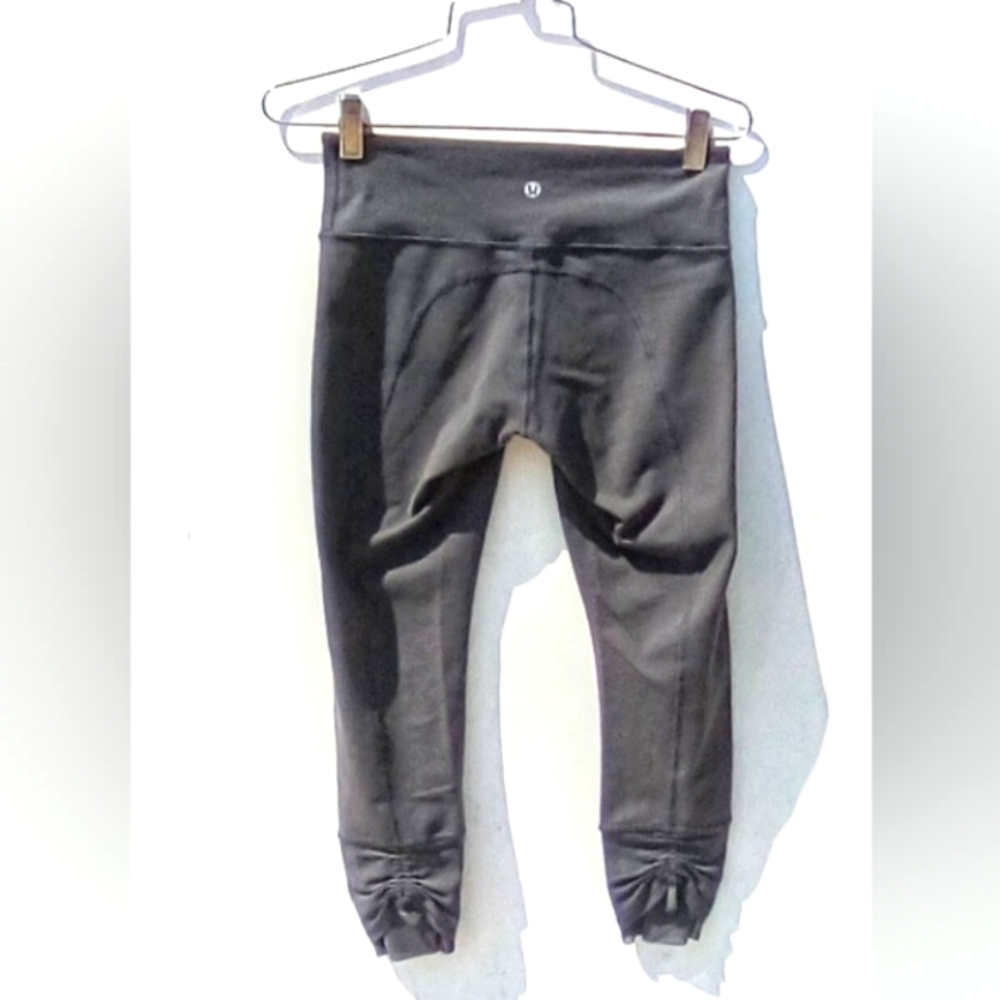 Lulu lemon Charcoal gray cropped Adjustable length  Leggings